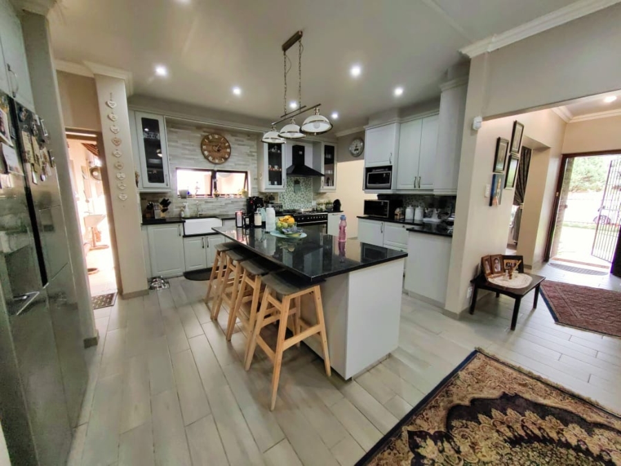 4 Bedroom Property for Sale in Grimbeeck Park North West